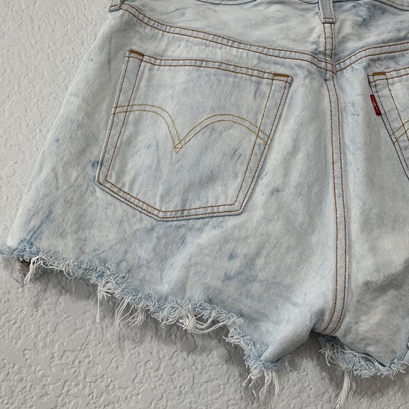 Levi’s 501 Button Fly Bleach acid Wash Denim Shorts - Picture 7 of 14